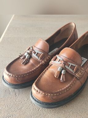 Michel Brown Leather Tassel Loafers Size 7 Slip On Classic Preppy Women's